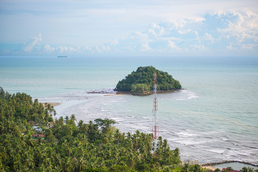 Pantai Air Manis Malin Kundang