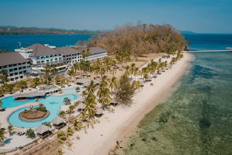 luxury vacation likupang