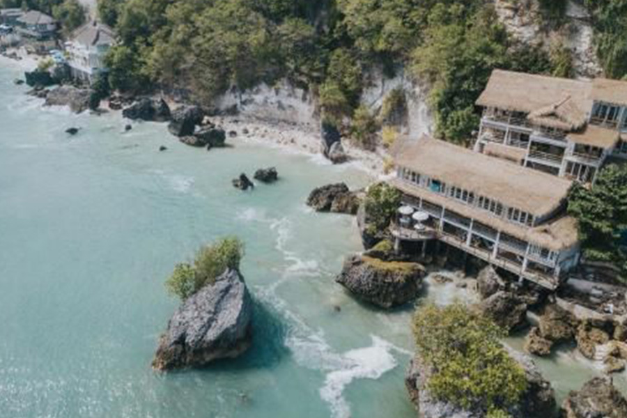 Dreamsea Bali, penginapan tepi pantai.