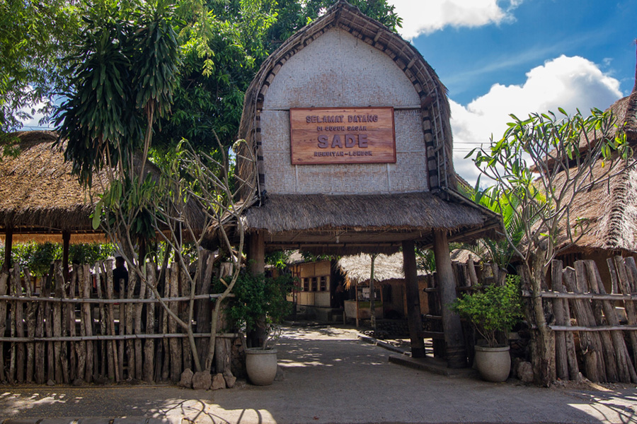 gerbang sade village