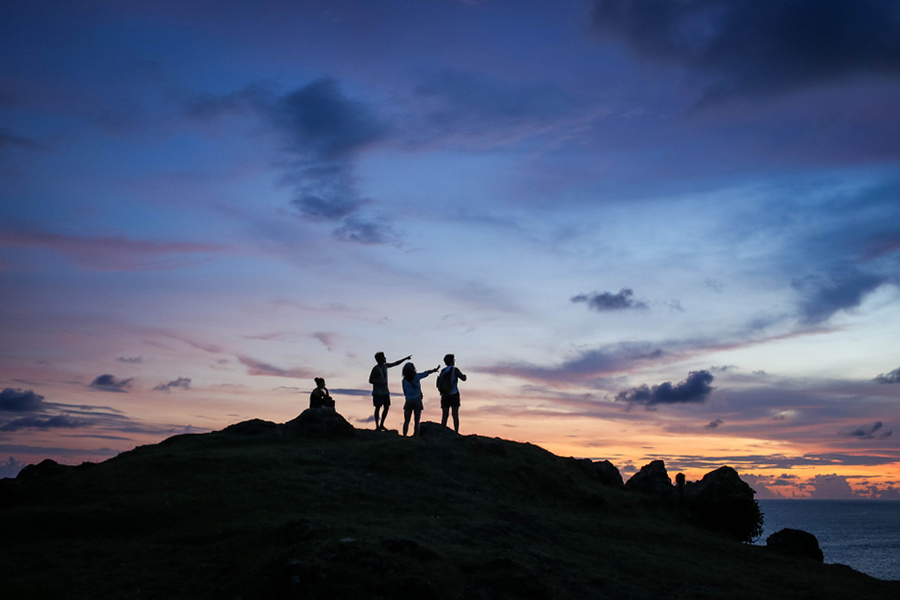 sunset merese hill silhouette