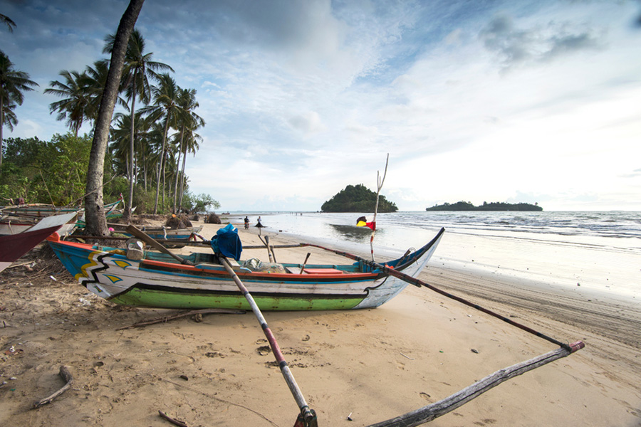Pantai Air Manis Malin Kundang