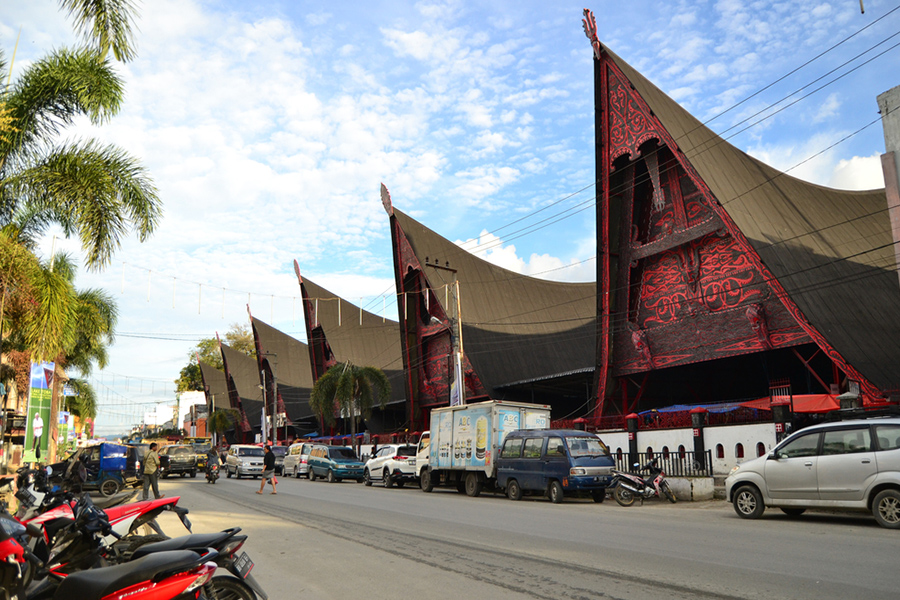 tempat wisata dan hotel di balige toba