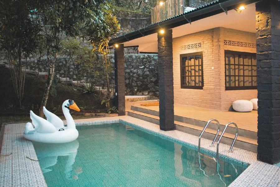 swimming pool baba villa
