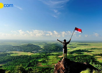 How to Celebrate Indonesia’s Independence Day This Year? Hike Up the Mountains!