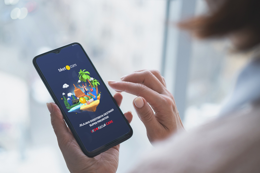 Install tiket.com Mobile App