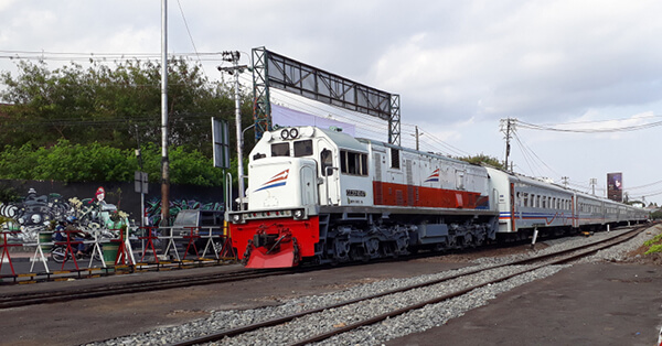 Jalur Kereta Api dengan Pemandangan Terindah di Indonesia - argo parahyangan