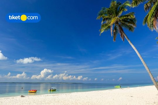 jelajahi pantai tanjung bira