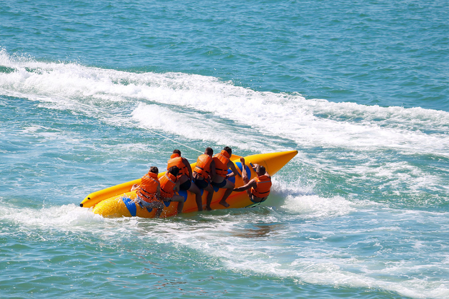 bannaa boat on beach