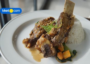 10 Kuliner Khas Makassar yang Nggak Boleh Kelewatan Buat Dicoba!