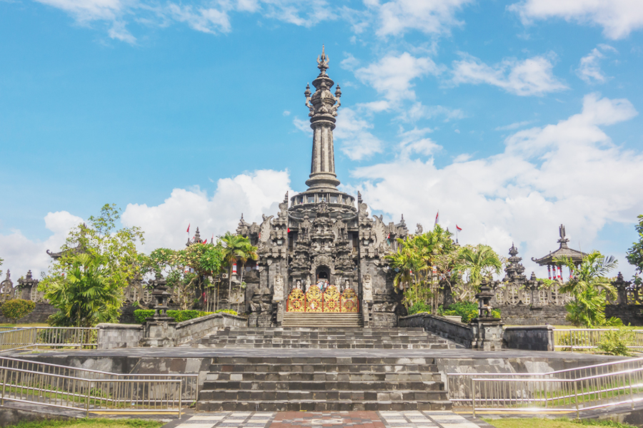 monumen bersejarah di indonesia