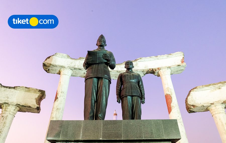 monumen bersejarah di surabaya