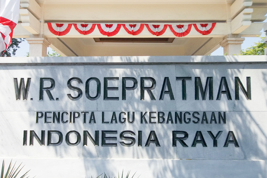 monumen bersejarah di surabaya