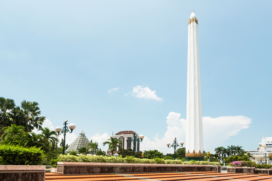 monumen bersejarah di surabaya