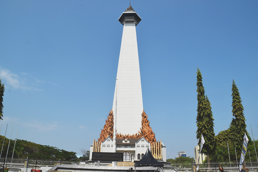 monumen bersejarah di indonesia - Monumen Mandala, Makassar