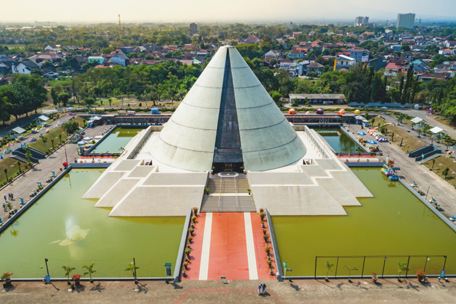monumen bersejarah di indonesia - Monumen Yogya Kembali, Yogyakarta