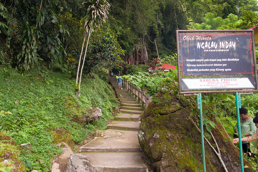 wisata alam sumatra barat trekking