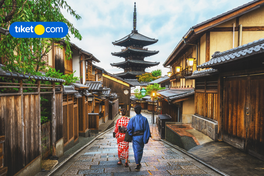 Tempat Pre Wedding di Kyoto yang Memukau dan Romantis Abis!