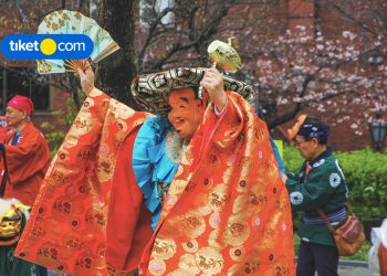 Serunya Nonton Pertunjukan Kabuki di Jepang, Unik Make-Up dan Kostumnya!