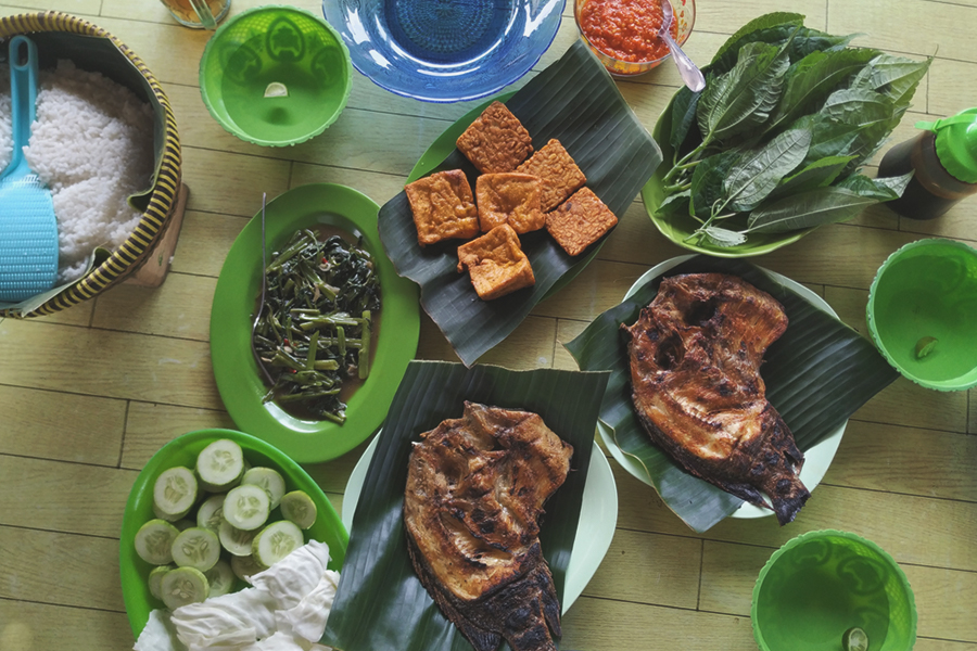 tempat makan bandung 24 jam