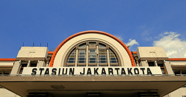 Stasiun Kereta di Indonesia Antik - Jakarta Kota
