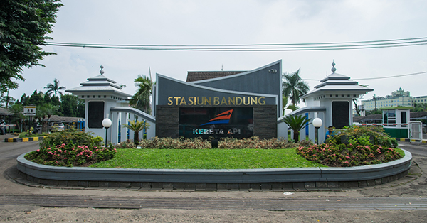 Stasiun Kereta di Indonesia Antik - Stasiun Bandung