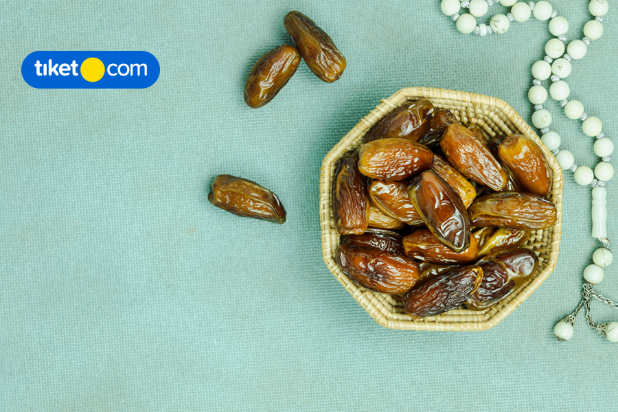 7 Signs Around You that Indicate Ramadan is Here! Welcome to the Holy Month!