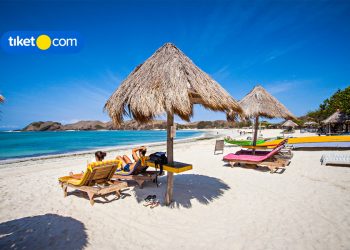 Pantai Tanjung Aan, Destinasi Wisata Populer di Mandalika