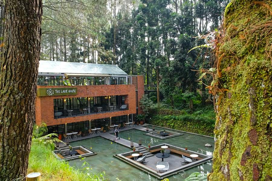 tempat wisata instagramable di Bogor - The Lake House