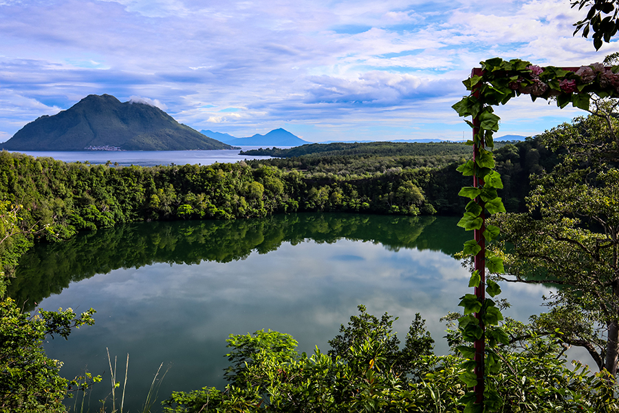 unique lakes in Indonesia