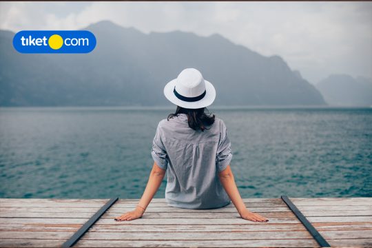 traveler wanita indonesia