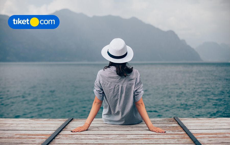 traveler wanita indonesia