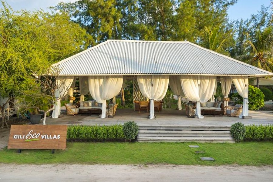 villa dekat pantai di Indonesia