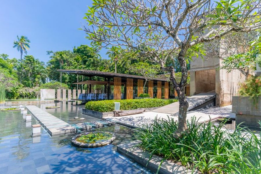 villa dekat pantai di Indonesia
