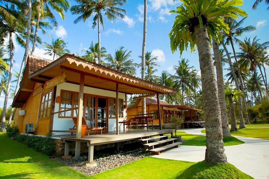 villa dekat pantai di Indonesia