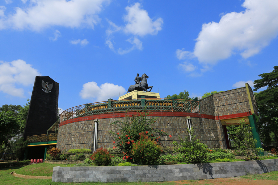 Monumen Jenderal Soedirman