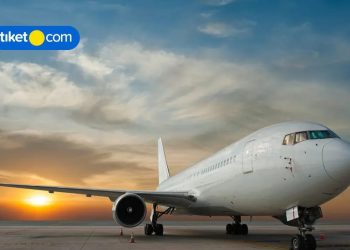 5 Tips You Must Know to Survive a Long-Haul Flight